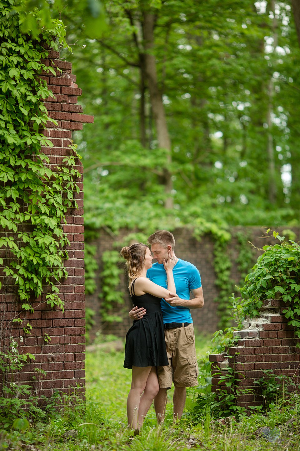 Grand Ledge engagement photographs Lincoln brick park